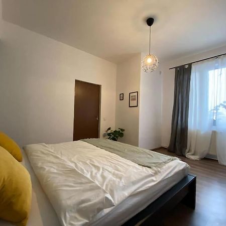 Kara'S Apartment Bucarest Extérieur photo